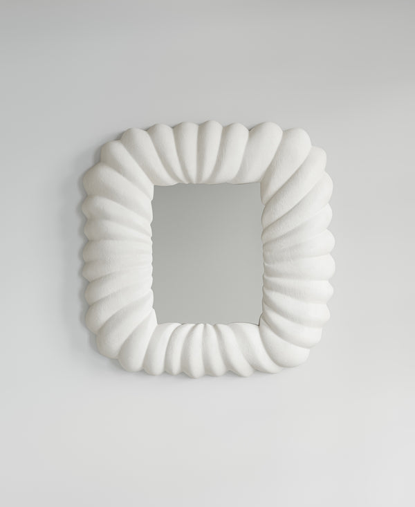 VIOLETTE MIRROR